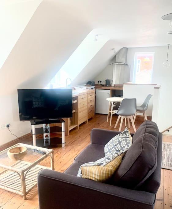Delightful Ely House Bright And Warm With Cathedral View Apartment Ngoại thất bức ảnh